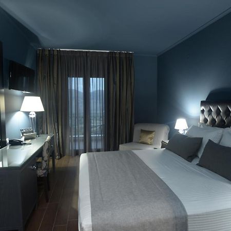 Theasis Hotel Paramythia Eksteriør billede