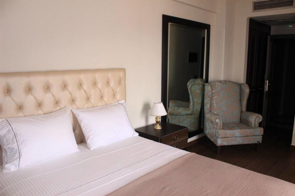 Theasis Hotel Paramythia Eksteriør billede